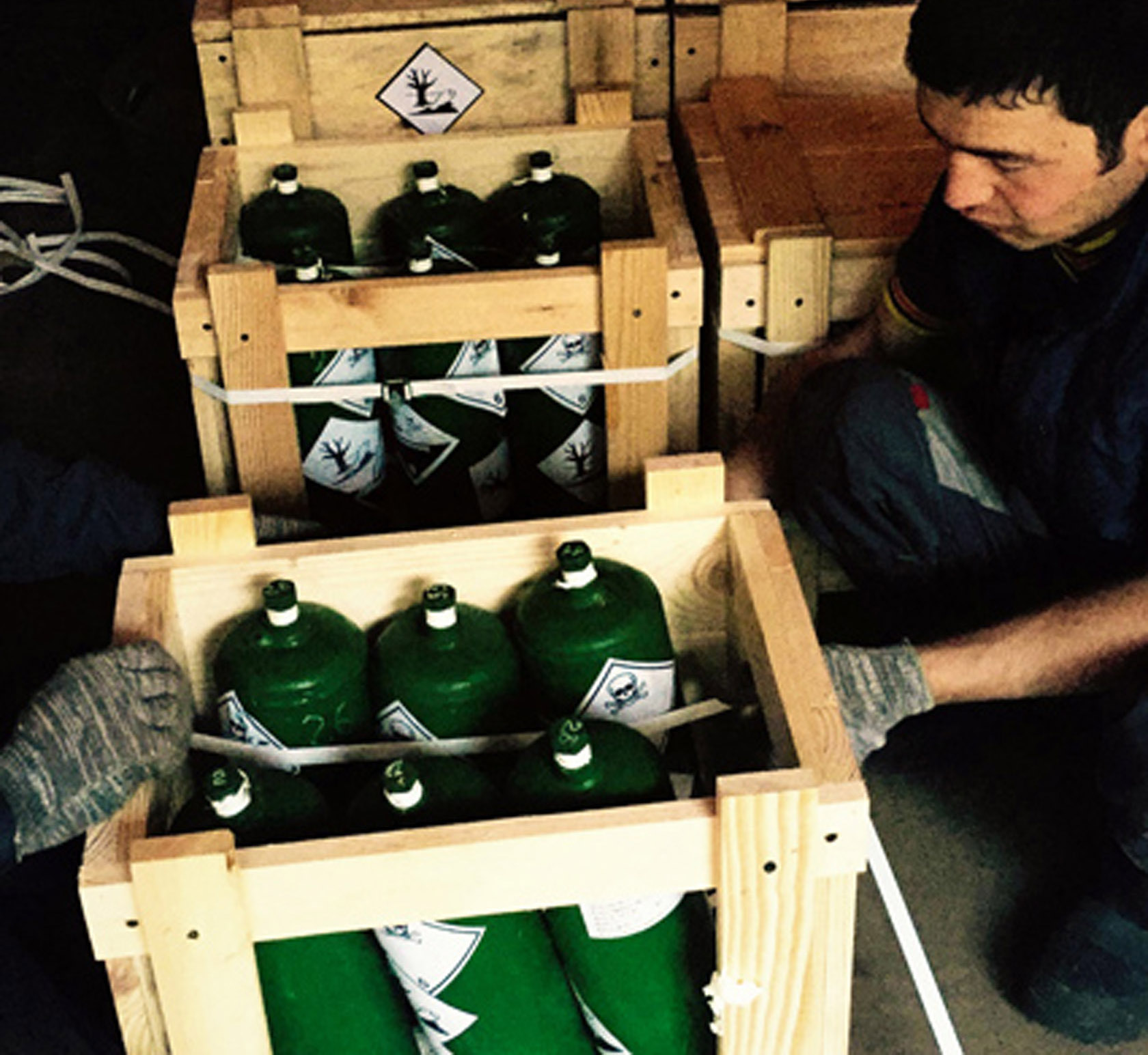 Mercury in cylinders